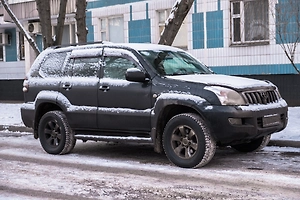 Цены на мечту «реальных мужиков» Toyota Land Cruiser взлетели в 5 раз за 10 лет