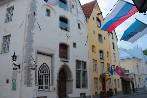 Дипломат Абилов: Россия не может возобновить переговоры с Эстонией о границе