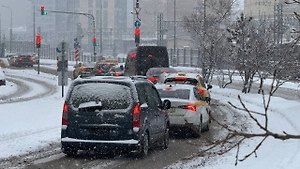 Москву парализовало снежными пробками в 10 баллов