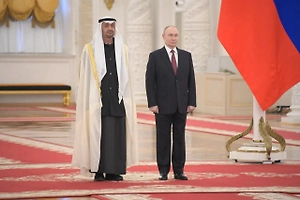 Путин лично проводил президента ОАЭ после переговоров в Кремле
