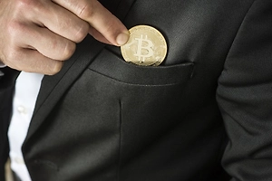 У рекордсмена по взяткам в России конфисковали 5 млрд рублей в криптовалюте