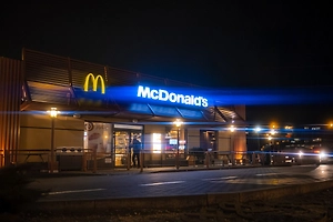 В Киеве из-за отключения света закрываются рестораны «Макдоналдс»