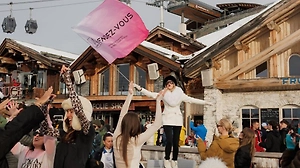 Шампанское, вертолёты и Патрисия Каас: как в разгар СВО сеть Rendez-Vous кутила в Куршевеле