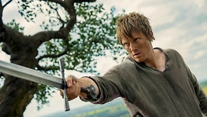 Новый хит HBO. Полный гид по «Рыцарю семи королевств»: выход серий, актёры и связь со вселенной Мартина