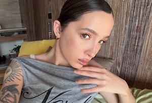 «Угрожали сделать клизму»: Стримерша Генсуха пожаловалась на жёсткий досмотр в аэропорту