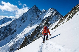 Альпинист раскрыл сроки возможной эвакуации тела Наговициной с пика Победы