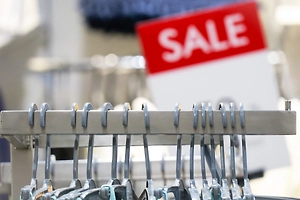 Российскому бизнесу грозят крупные штрафы за рекламу скидок для ЛГБТ*