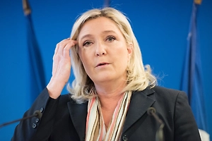 Ле Пен сравнила с Чернобылем проект бюджета Франции на 2026 год