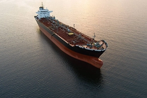 Bloomberg сообщил, что в Средиземном море потерял управление танкер с российской нефтью