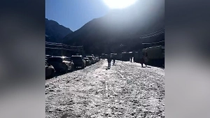 Пробка на границе России и Грузии растянулась ещё на несколько километров