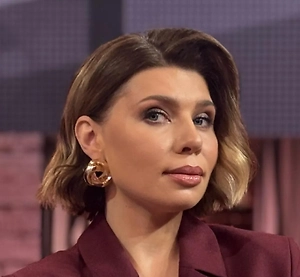 Прямо сейчас, возможно, не лучшее время для перемен, резких движений и яркой активности, но точно время побыть наедине со своими мыслями и стать честным с самим собой — понять, что, правда, хочется от жизни, и сделать к этому первые шаги. Поэтому лучшее, что вы можете сделать для себя сейчас, — частично оплатить поездку на море летом. Эта мысль будет вас согревать в такую снежную погоду.