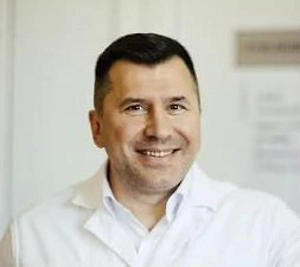 Алкоголь сгущает кровь, склеивает эритроциты и может привести к тромбоэмболии лёгочной артерии, которая довольно часто возникает у людей при перелёте. Это, в свою очередь, может привести к смертельному исходу 