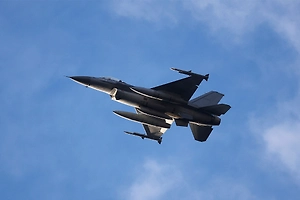 Появилось видео возможного уничтожения украинского F-16 в ангаре под Полтавой