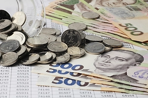 Курс гривны к доллару снизился до нового исторического минимума