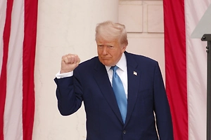 Трамп заявил, что лишь благодаря ему Россия ещё не контролирует всю Украину