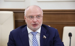 Клишас предложил Франции отправить войска для охраны Гренландии вместо Украины