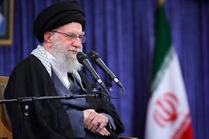 «Не потерпим наймитов»: Лидер Ирана Хаменеи обвинил протестующих в желании угодить Трампу