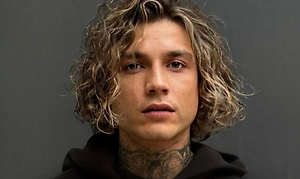 Экс-солиста Quest Pistols оштрафовали на 200 тысяч рублей за пьяное вождение