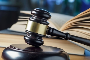 В ХМАО суд депортировал мигранта за публичный намаз

