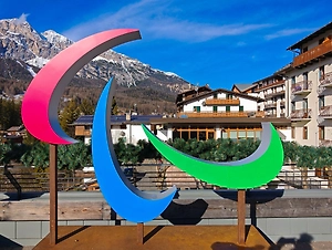 IPC подтвердил, что не отменит допуск россиян до Паралимпиады с флагом и гимном