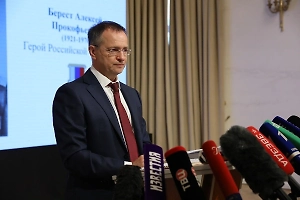 Делегация РФ во главе с Мединским вернулась в отель в Женеве после переговоров 