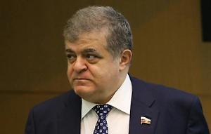 Я вспомнил, как в своё время [Уинстон] Черчилль назвал Польшу: «Это гиена Европы». Она везде пытается что-то откусить, что-то подобрать, что-то украсть. А что говорить о репарациях? Пусть Польша вспомнит, в каком состоянии она была после окончания Второй мировой войны. Кто поднял Польшу из руин, кто отстроил Варшаву, а самое главное, кто подарил Польше огромные земли, которые раньше принадлежали Восточной Пруссии?