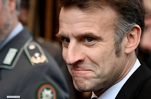 Не дотянул до Меркель и Пугачёвой: Захарова оценила «откровения» Макрона о свободе слова