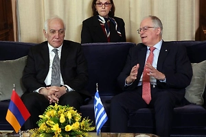 Президент Армении оконфузился в Афинах при включённом микрофоне