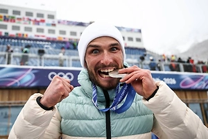 В Минспорта назвали легендарным серебро ски-альпиниста Филиппова на Олимпиаде