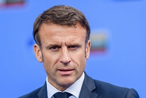 Макрон признался, что совершал большие ошибки из-за самоуверенности