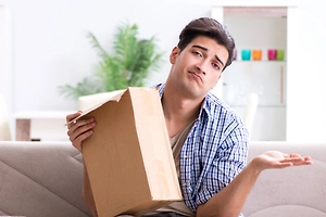 Мошенники начали использовать «подарочные» схемы к 23 Февраля. Депутат назвал главное правило защиты