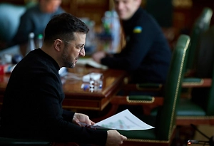 Медведев назвал Зеленского полезным идиотом, «уменьшающим» Украину