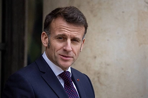 В архиве Эпштейна нашли письмо, где Макрон просит его помочь встать   «во главе всего мира»