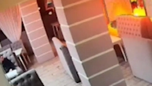 В Мариуполе пьяный мужчина открыл стрельбу в кафе и бросил гранату в силовиков