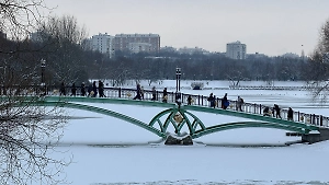 Батареи включили, окна открыли: Эколог пояснил, почему российская зима стала непредсказуемой