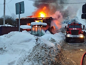 Трагедия из-за обогревателя: двое взрослых погибли в огне, дети в больнице после пожара в Серпухове