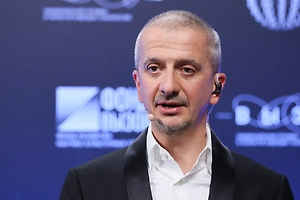 Богомолов попросил Минкульт освободить его от должности и.о. ректора школы-студии МХАТ