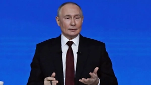 Песков рассказал, что Путин не пользуется мессенджерами, только спецсвязью 