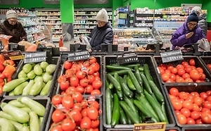 Цены на подорожавшие до 317 рублей огурцы пойдут вниз в России