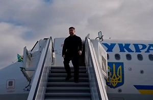 Протокольный холодок: Надоевшего всему миру Зеленского никто не встретил у трапа в Мюнхене