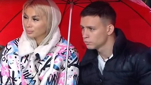 Гонял голышом и спал на коробках: Экс-участник «Дома-2» полгода жил в подъезде