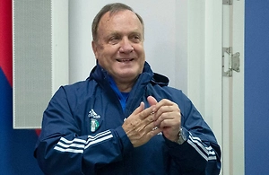 Бывший тренер сборной России Дик Адвокат завершил карьеру