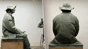 Памятник Алексею Балабанову откроют в Екатеринбурге 18 мая