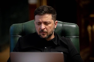 Зеленского могут заставить закрыть кол-центры мошенников, с которых «кормится» элита Украины