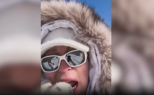 «Вкусный, но»: Вика Цыганова испробовала Байкал на вкус вслед за Shaman и приклеилась