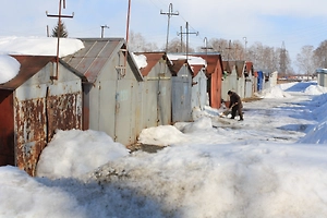 SHOT: Девятилетнюю девочку из Смоленска нашли в гараже, с ней были двое мужчин