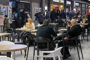 В Волгодонске около 20 человек госпитализированы после перекуса в ТРЦ