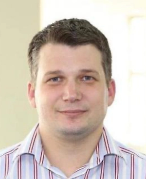 Свадьбы и правда стали очень дорогим удовольствием, но на них можно сэкономить. Первое: точно не отмечать в кредит. Начинать семейную жизнь с кредита достаточно плохо, и просить родителей взять его тоже плохо. Поэтому, если своих денег нет, рассчитывайте исходя из своего бюджета.