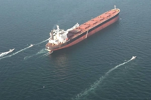 В Ормузском проливе остановилось судоходство из-за страха перед местью Ирана