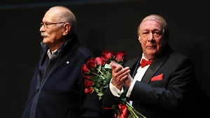 Телеведущая Стриженова показала фото Ефремова на первом спектакле на воле